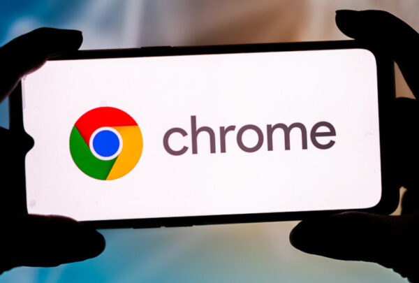 POLAND - 2021/09/23: In this photo illustration a Google Chrome logo seen displayed on a smartphone. (Photo Illustration by Mateusz Slodkowski/SOPA Images/LightRocket via Getty Images)